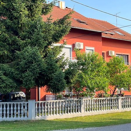 Apartment T&M Zagreb Airport Velika Gorica Exteriör bild